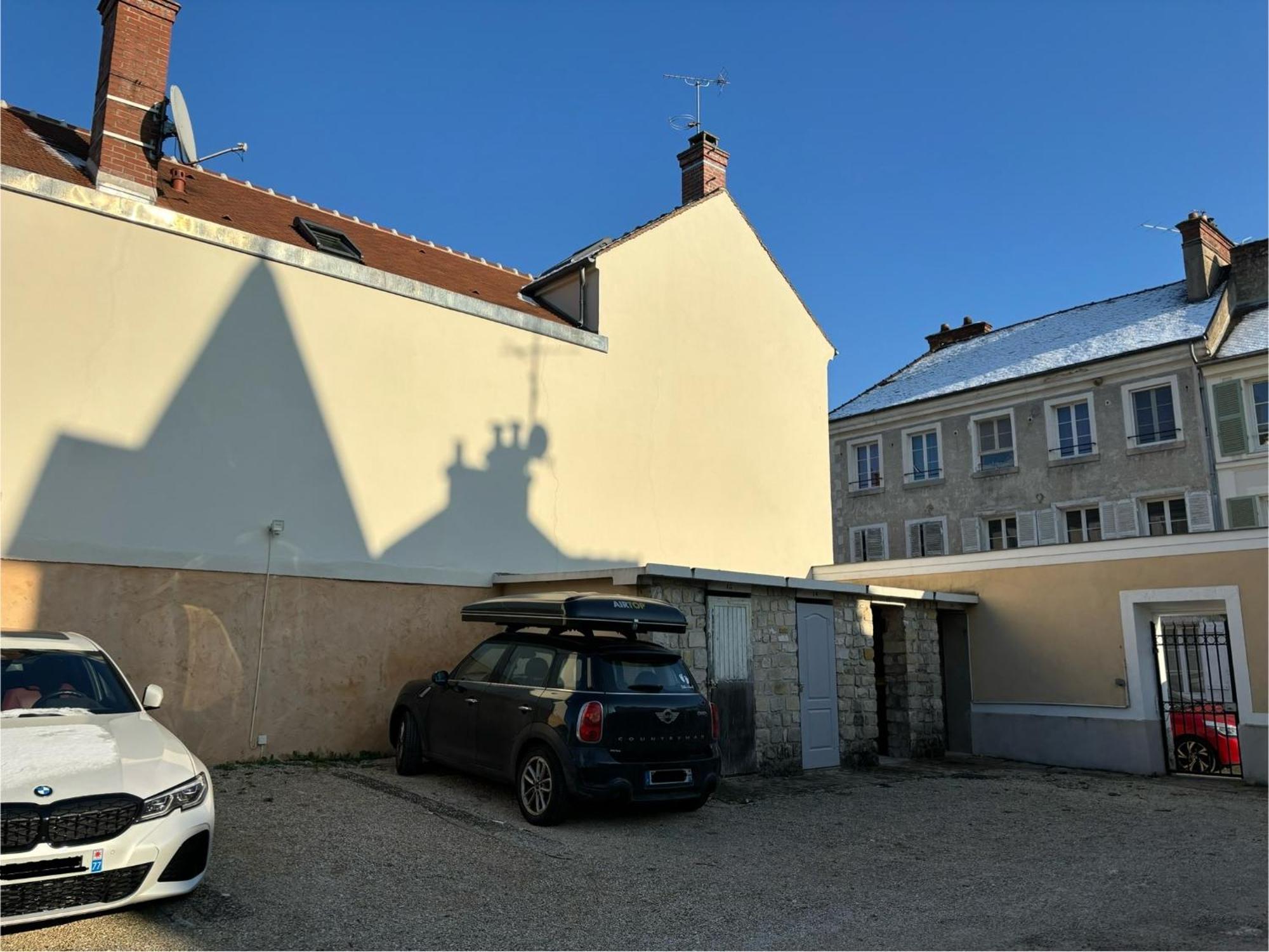 Le Jardin De L'arbre Sec + Parking, Proche Chateau. *