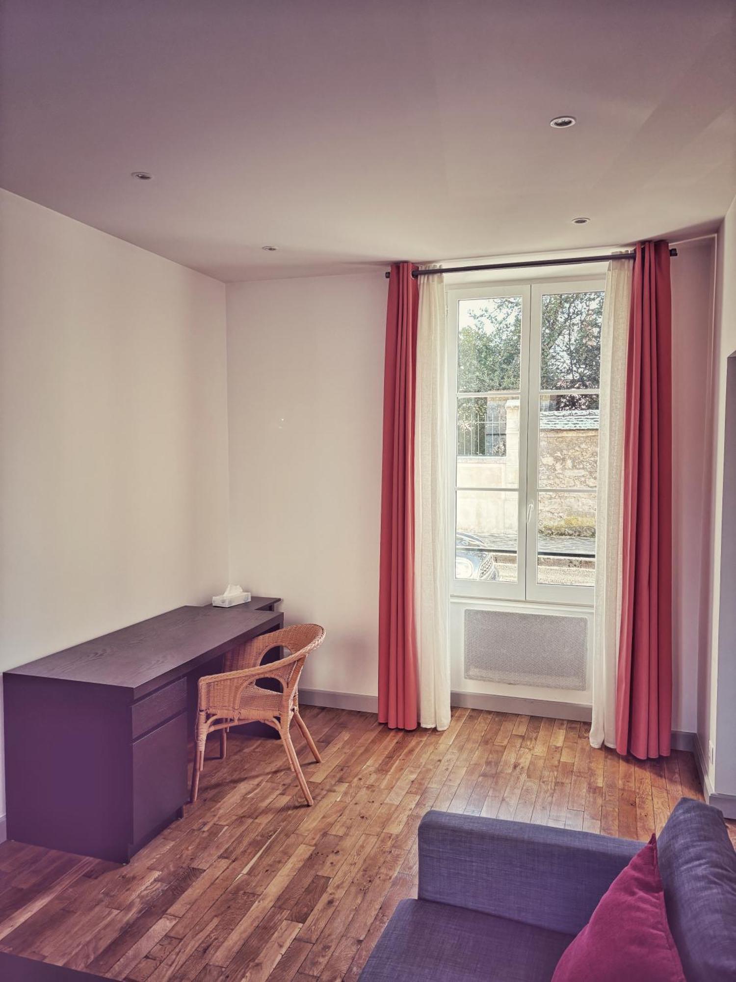 Le Jardin De L'arbre Sec + Parking, Proche Chateau. Appartement *